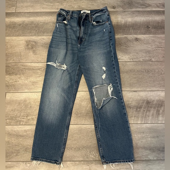 Abercrombie High Rise Ankle Straight Jean - Picture 1 of 2